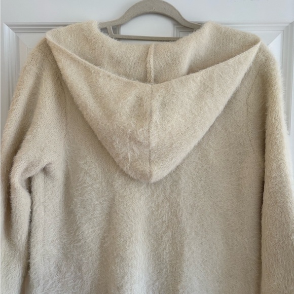 YA LOS ANGELES. Winter white hooded sweater coat with full zip, one size. - Picture 3 of 3